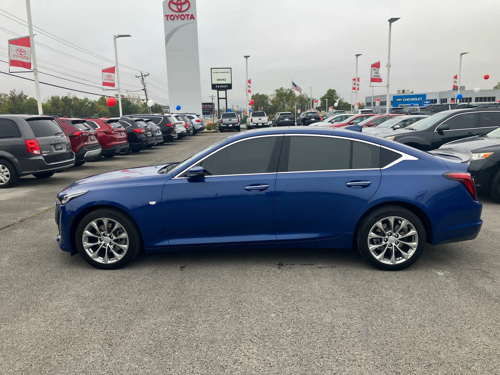 Used 2022 Wave Metallic Cadillac Premium Luxury image 4