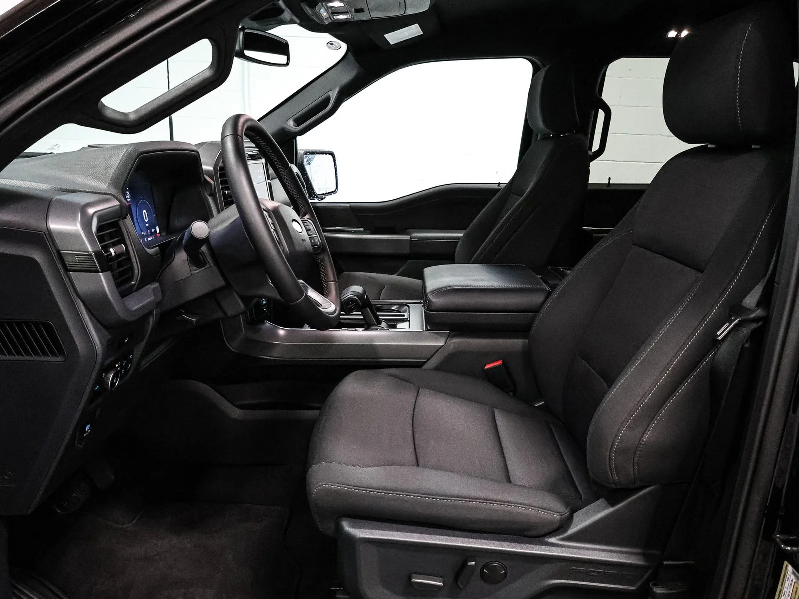 Used 2026 Agate Black Metallic Ford XLT image 23