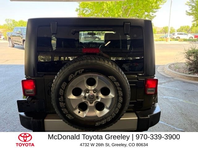 Used 2015 Green Jeep Unlimited Sahara image 5