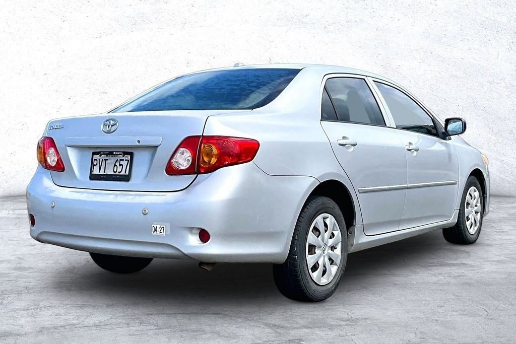 Used 2009 Silver Toyota Base image 2