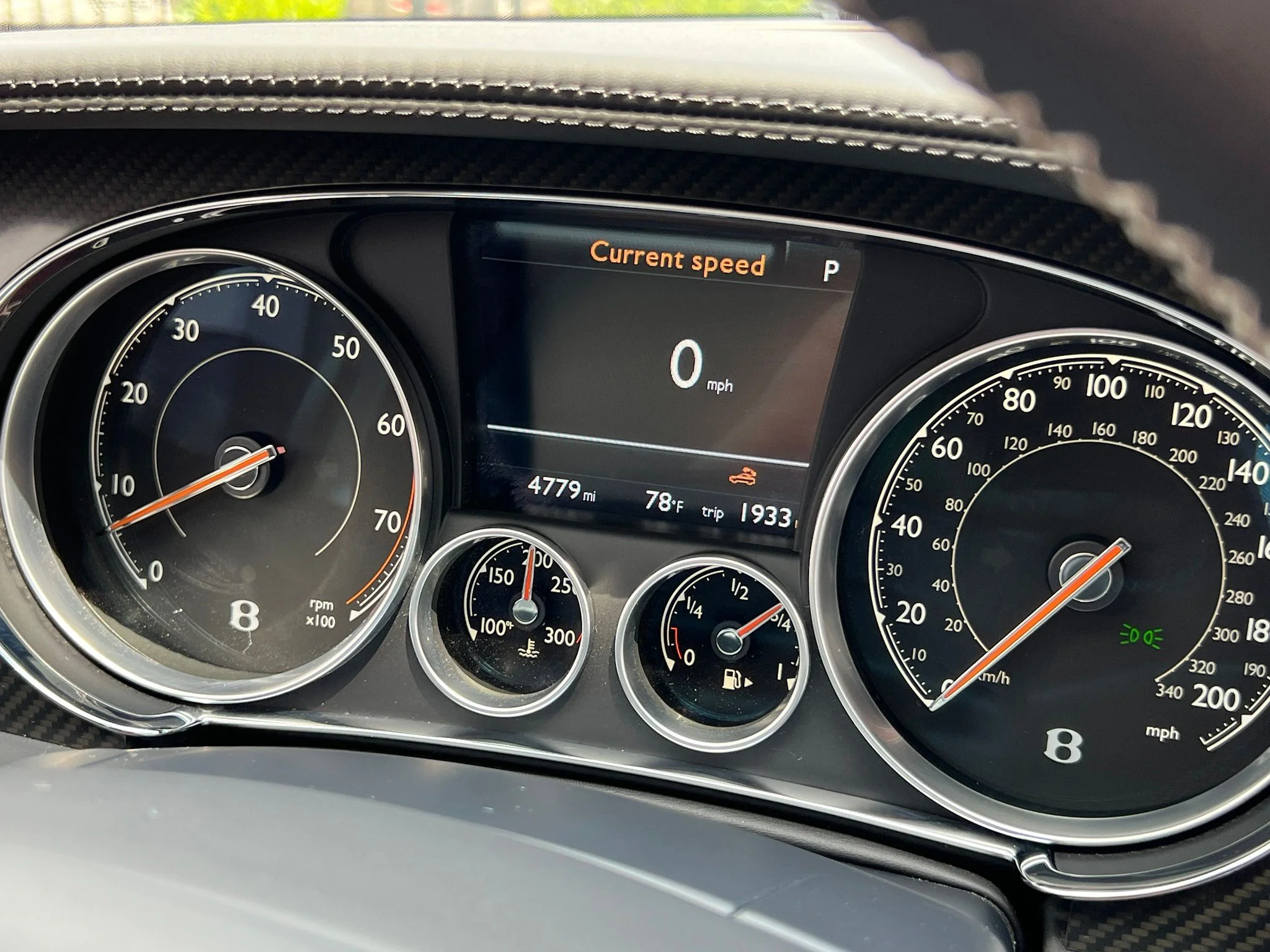 Used 2018 Black Bentley Base image 16