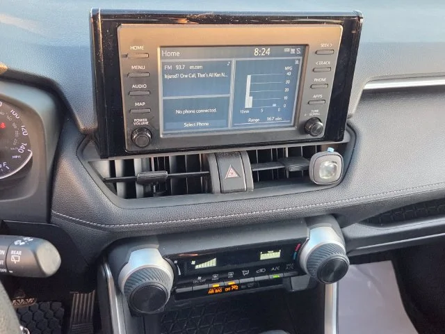 Used 2019 White Toyota LE image 19