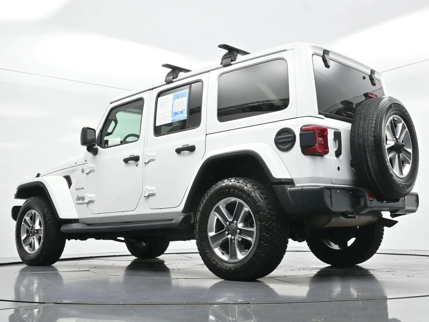 Used 2019 Bright White Clearcoat Jeep Sahara image 43