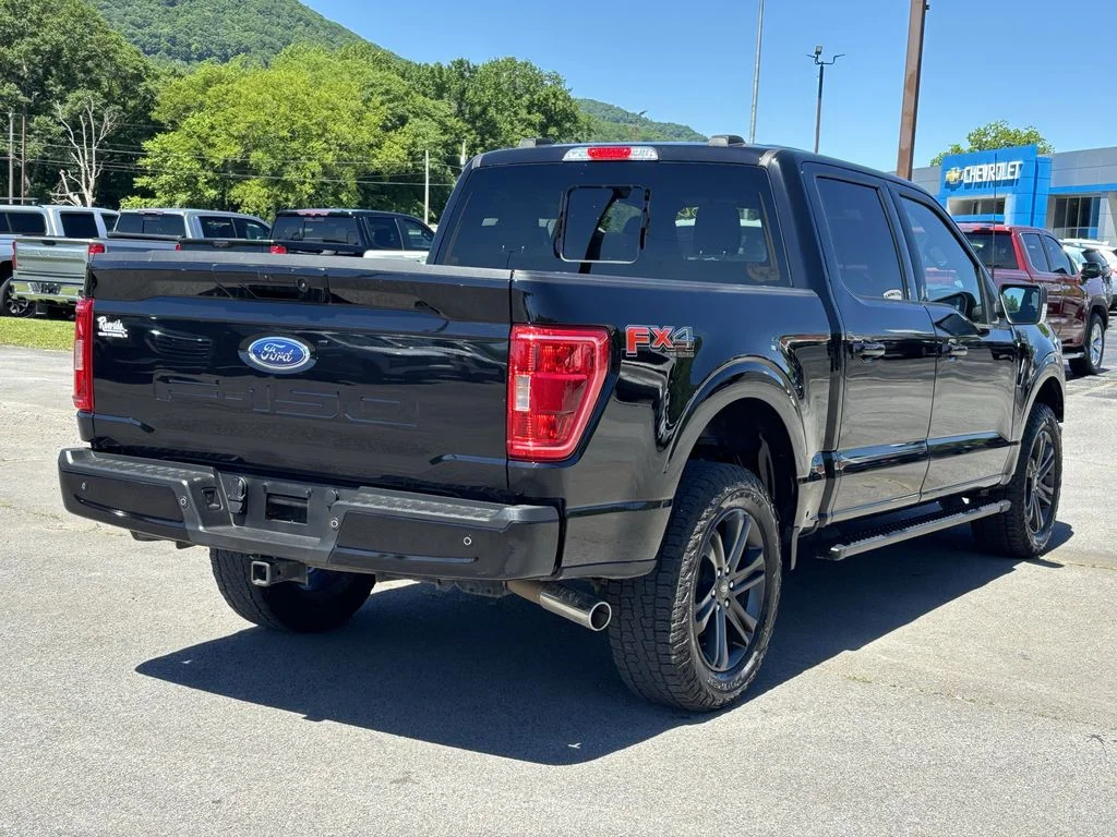 Used 2022 Black Ford XLT image 7