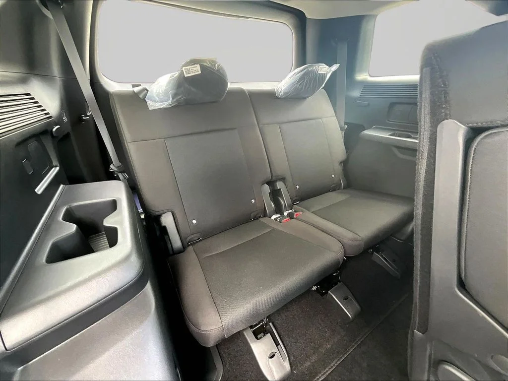 New 2026 White Hyundai SE image 28
