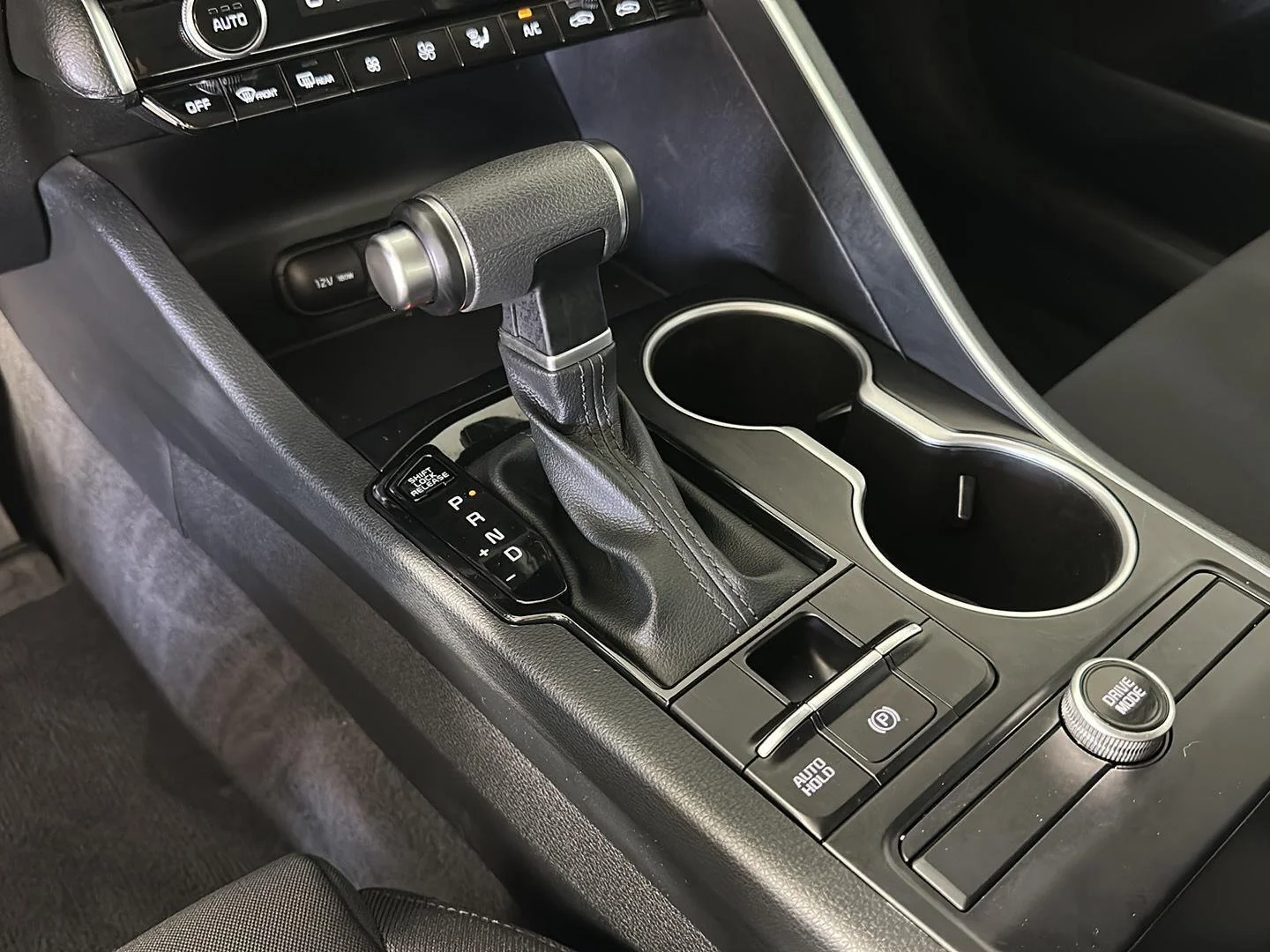 Used 2023 Everlasting Silver Kia LXS image 19