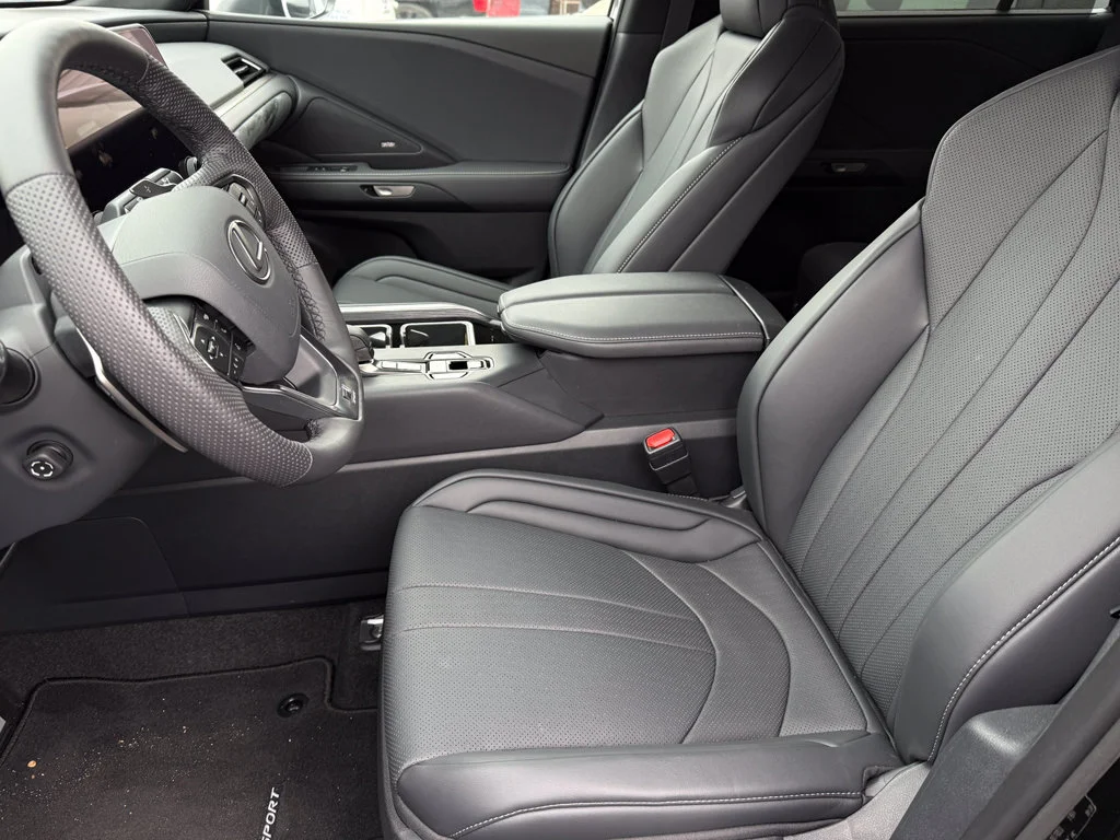 Used 2026  Lexus TX 500h F SPORT Performance Premium image 5