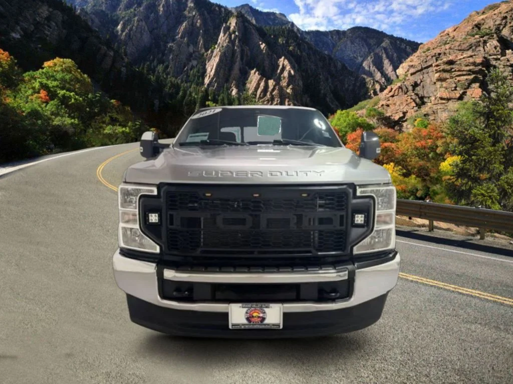 Used 2021 Silver Ford XLT image 3