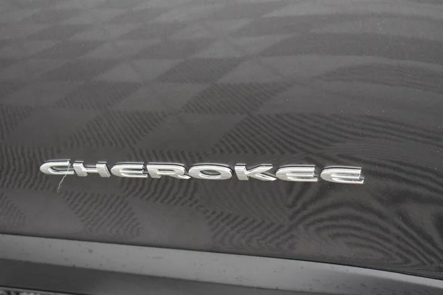 2022 Jeep Cherokee Latitude Lux - Photo 13