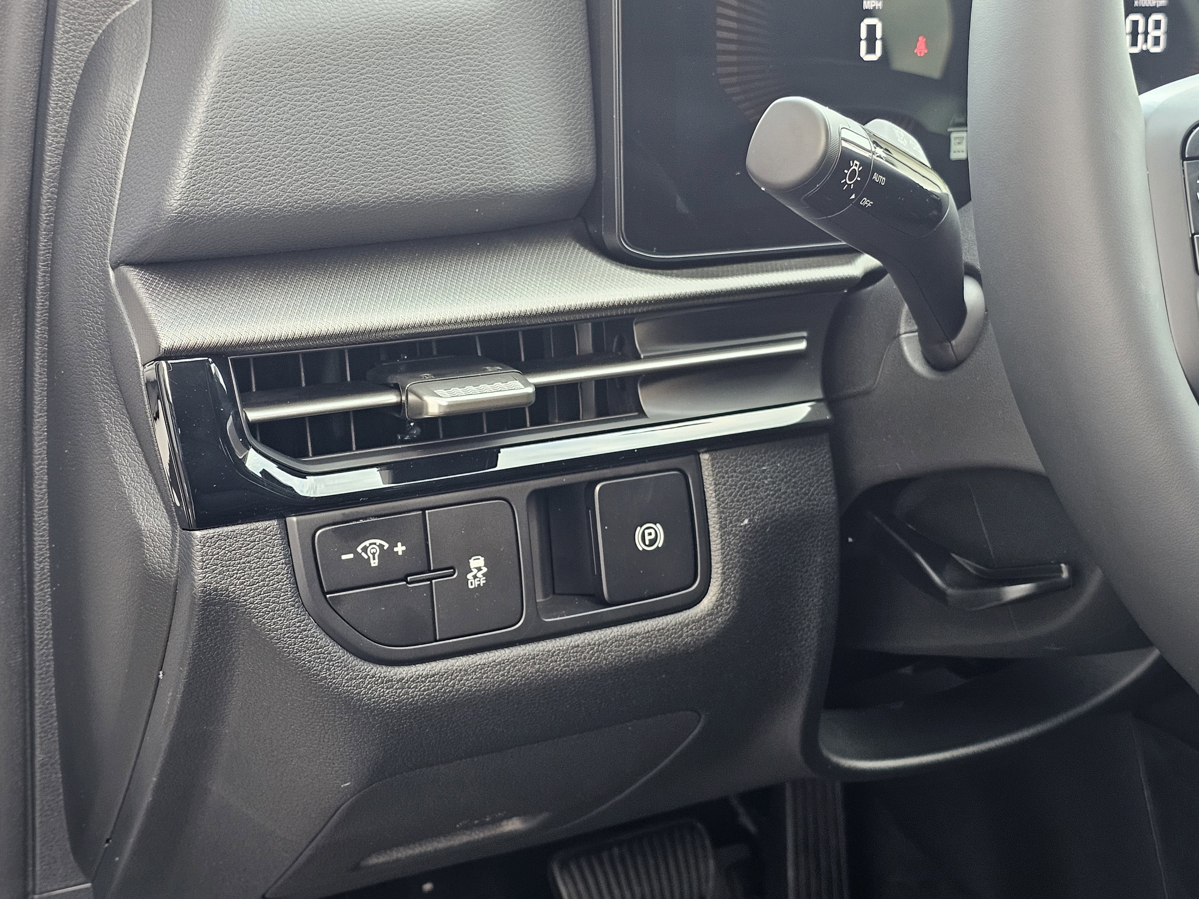 New 2026 Glacial White Pearl Kia LX image 15