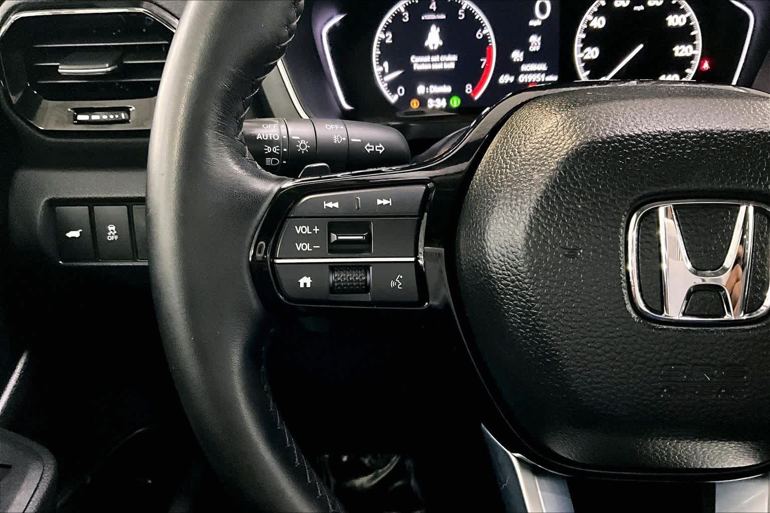 Used 2025 Crystal Black Pearl Honda EX-L image 22