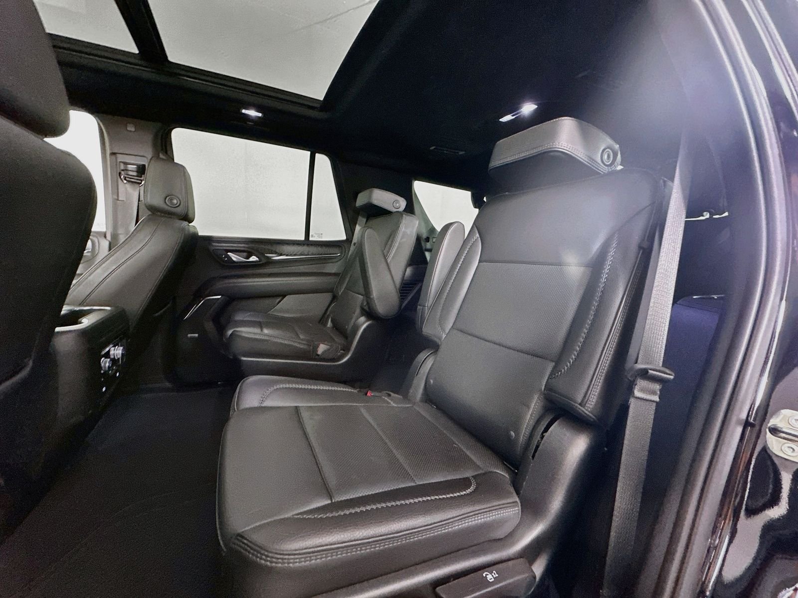 Used 2023 Onyx Black GMC Denali image 27