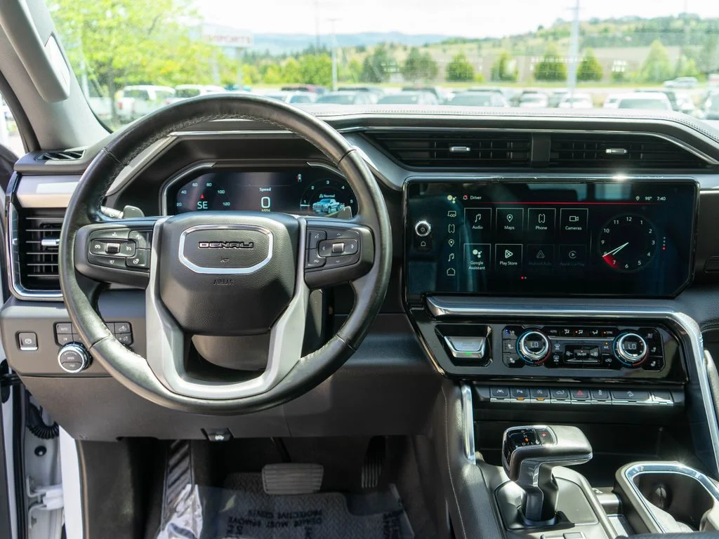 Used 2025 White GMC Denali image 16