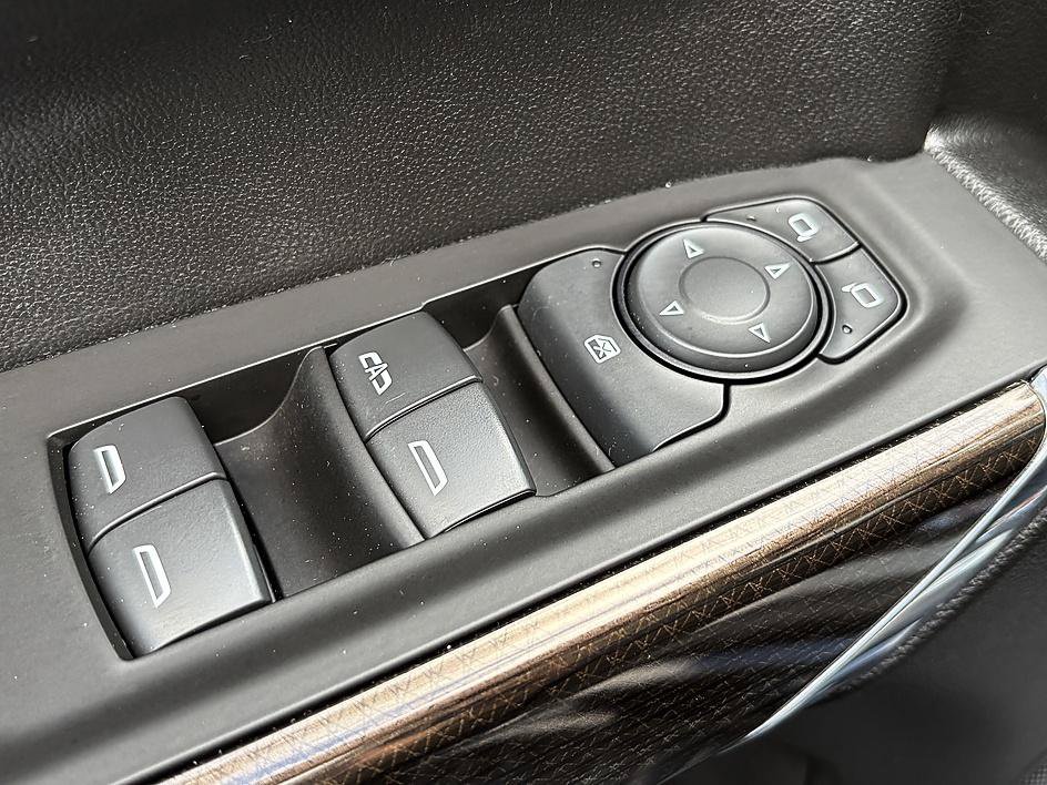 Used 2021 Black Chevrolet LT Trail Boss image 18