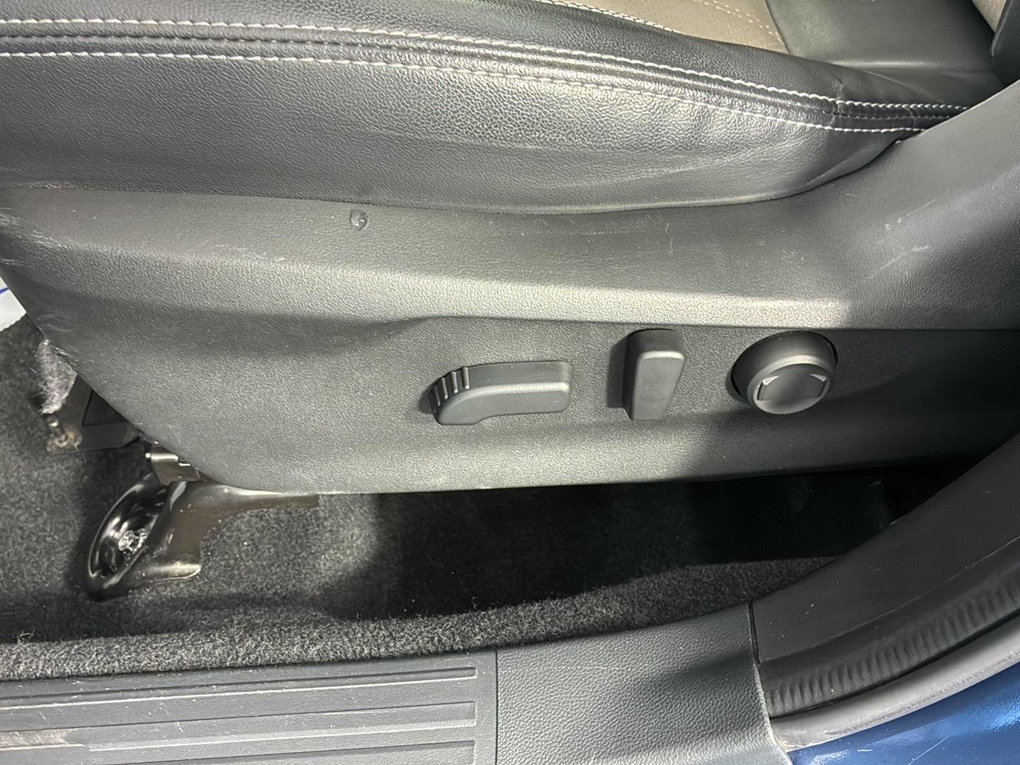 Used 2019 Horizon Blue Pearl Subaru Limited image 24