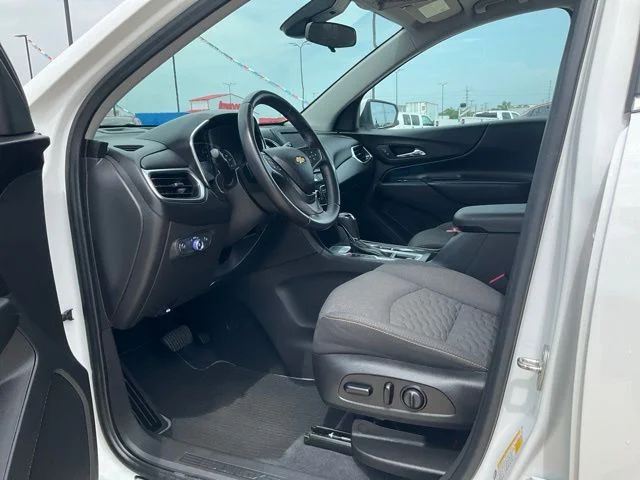 Used 2021 White Chevrolet LT image 3