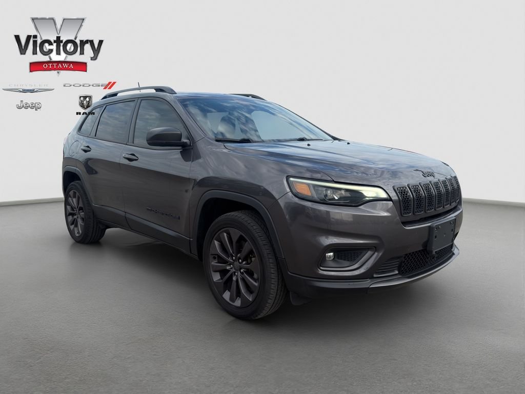 Used 2021 Gray Jeep Latitude Lux image 8