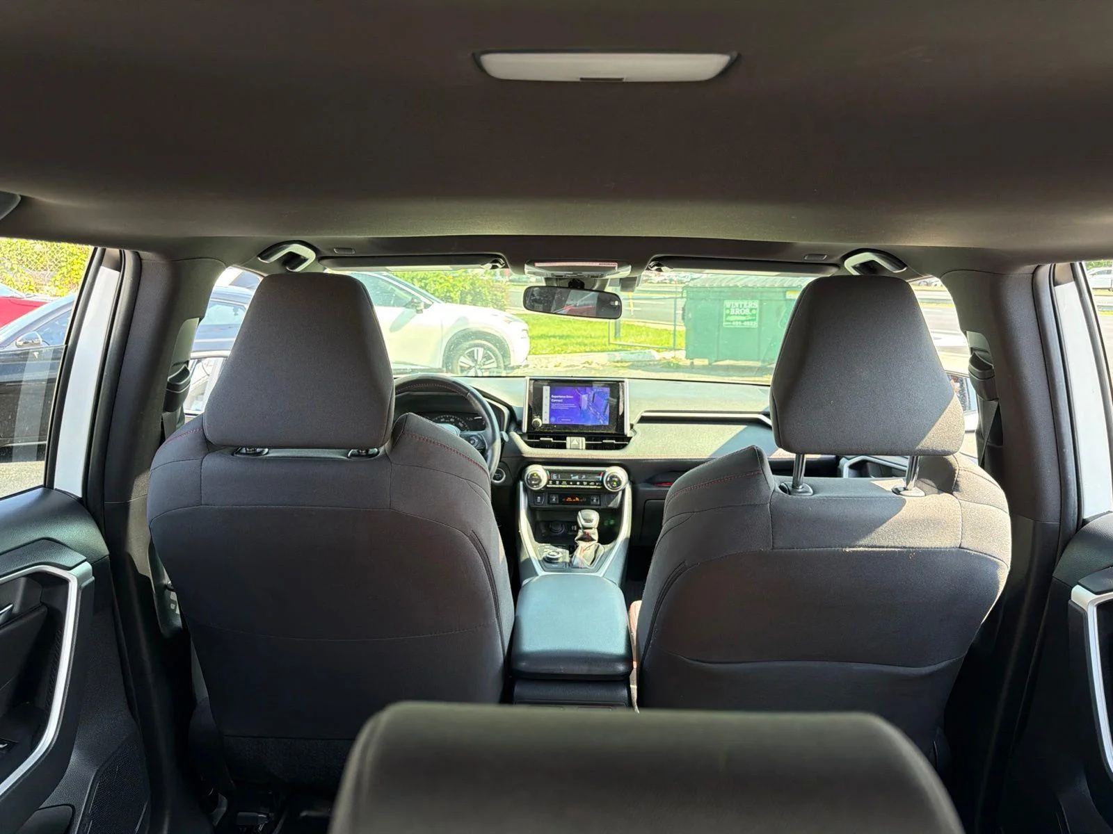 2023 Toyota RAV4 SE - Photo 11