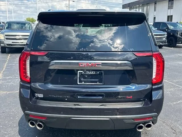 2023 GMC Yukon AT4 - Photo 10