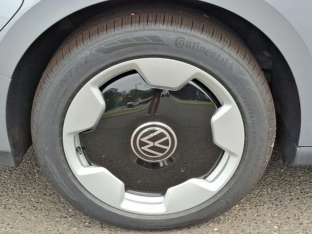 New 2025 Silver Volkswagen Pro S image 5