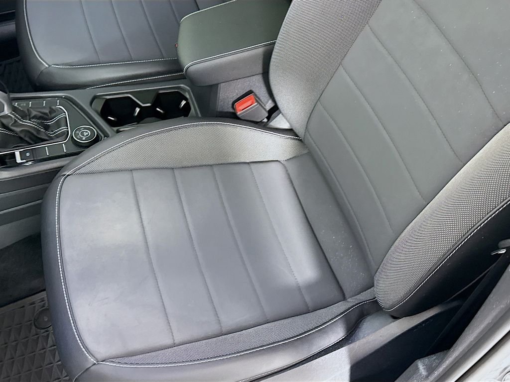 Used 2023 Silver Volkswagen 1.5T SE image 20