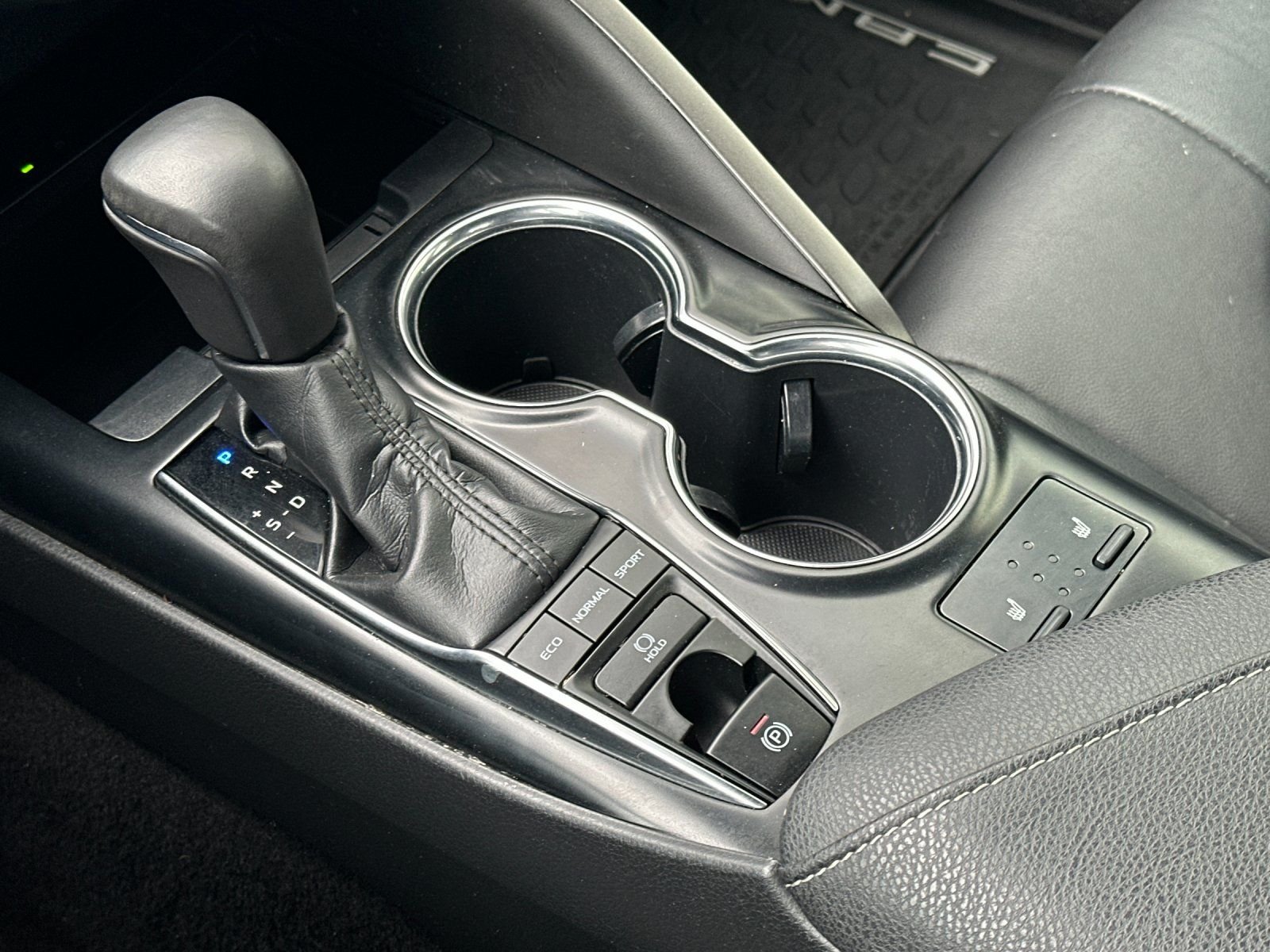Used 2019 Midnight Black Metallic Toyota XSE image 20