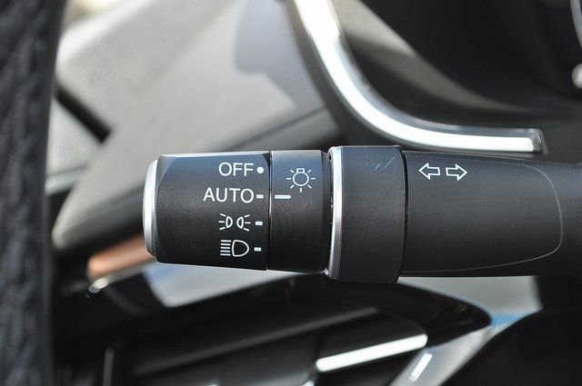 Used 2023 White Acura w/Technology Package image 34