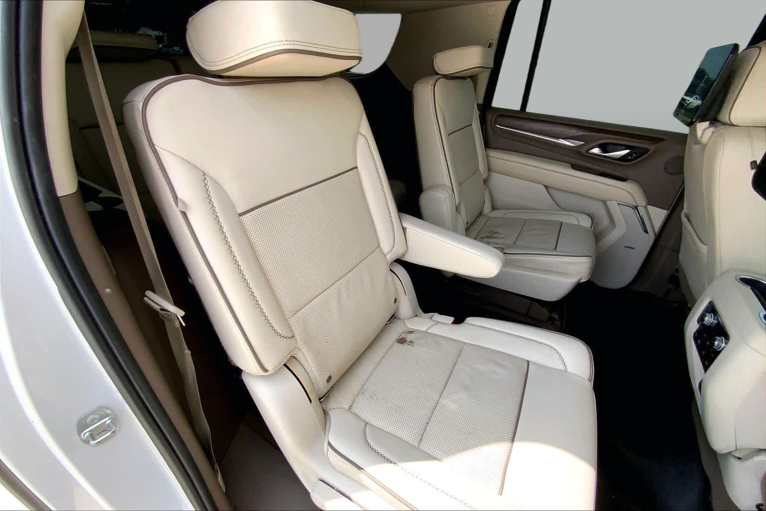 Used 2021 White Frost Tricoat GMC Denali image 20