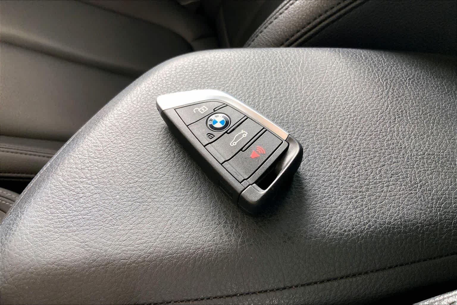 Used 2021 Glacier Silver Metallic BMW sDrive28i image 15