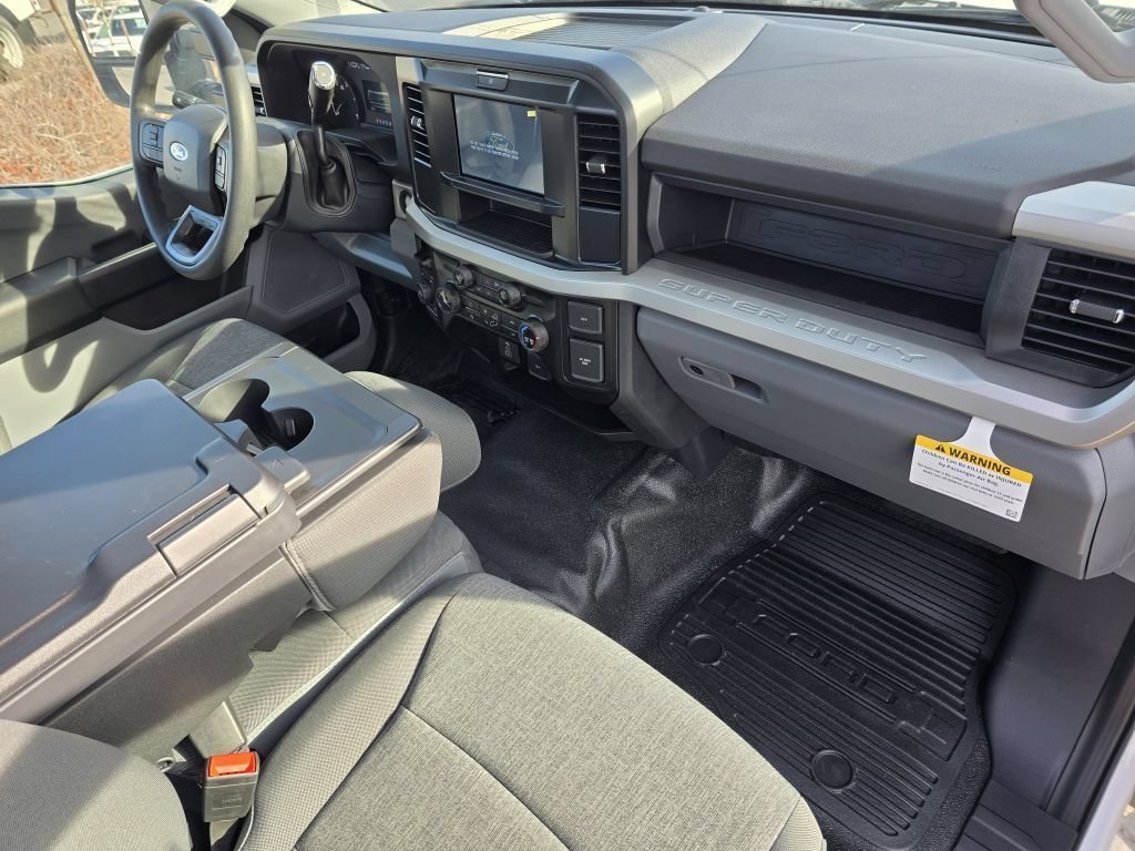 New 2025 Oxford White Ford XL image 30