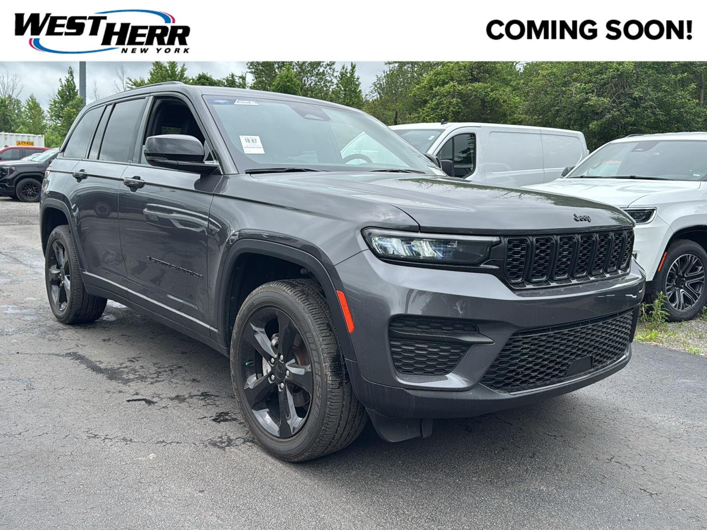 Used 2024 Baltic Gray Metallic Clearcoat Jeep Altitude image 1
