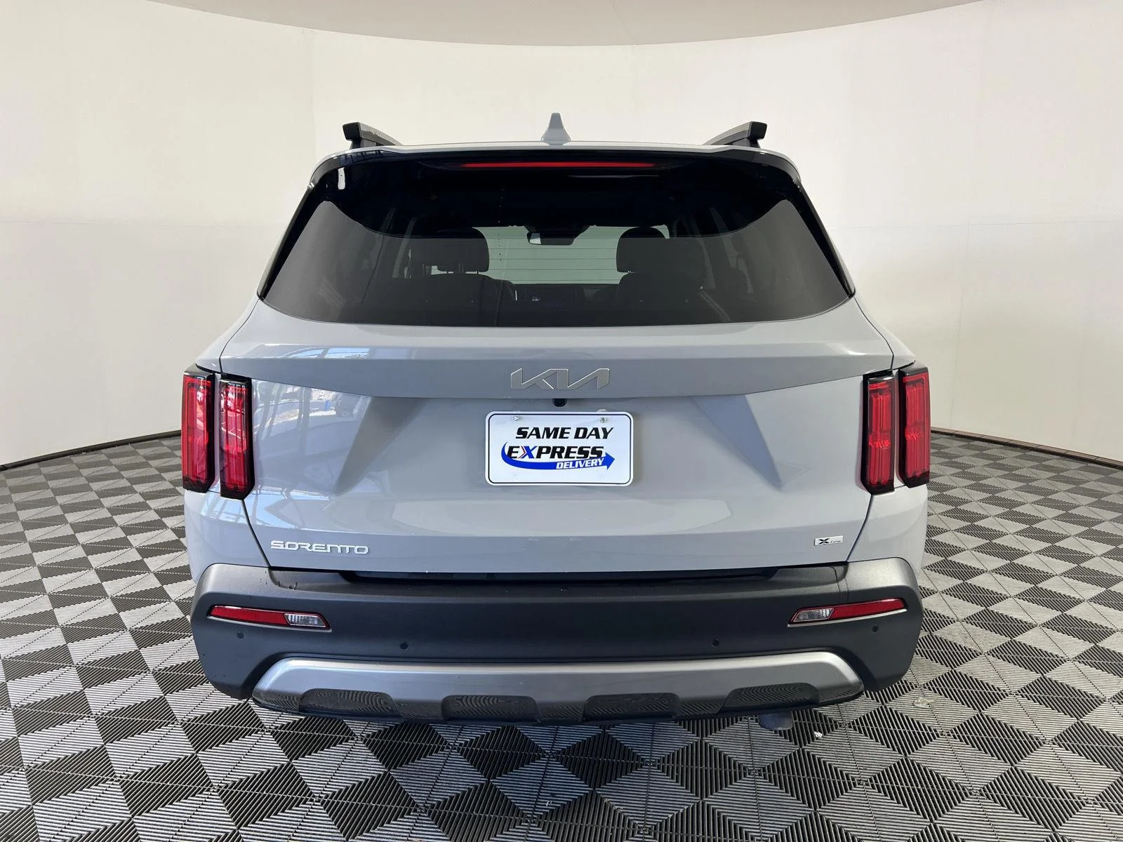 Used 2023 Wolf Gray Kia X-Line SX Prestige image 29