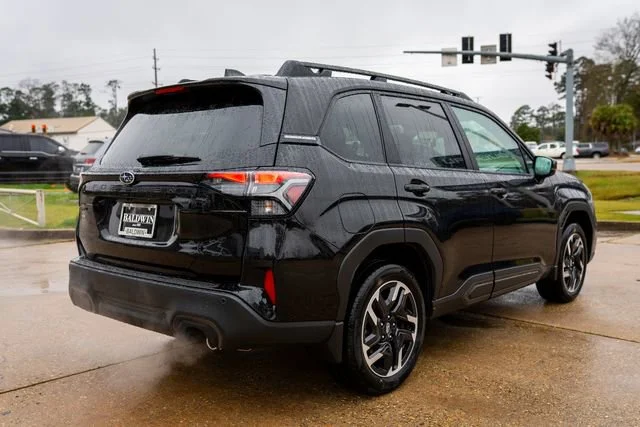 New 2026 Crystal Black Silica Subaru Limited image 4