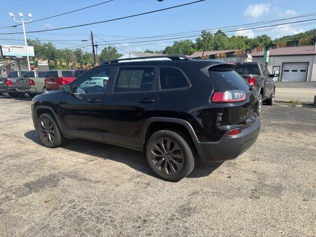 Used 2021 Black Jeep Latitude Lux image 3