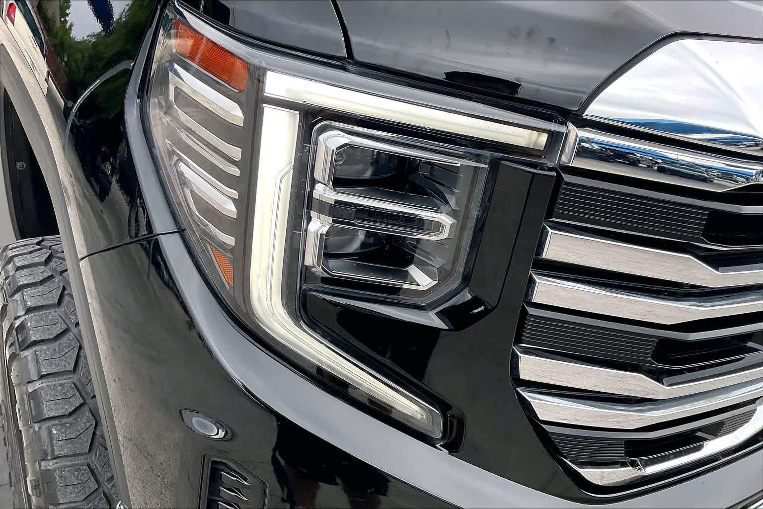 Used 2023 Onyx Black GMC SLT image 27