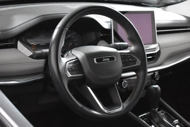 Used 2022 Gray Jeep Limited image 21