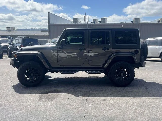 Used 2016 Gray Jeep Unlimited Sahara image 7