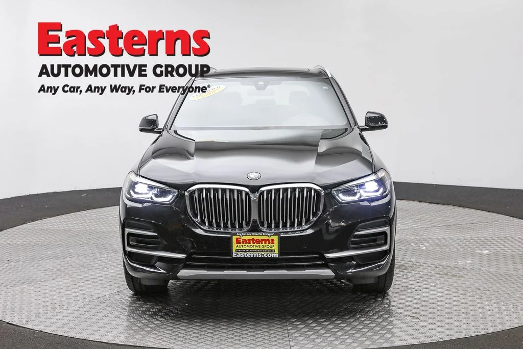 Used 2023 Black BMW xDrive40i image 2