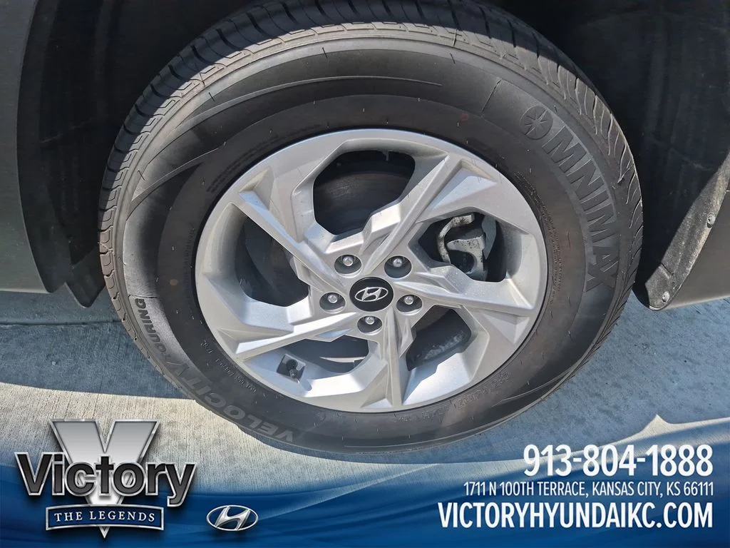 Used 2024 Black Hyundai SEL image 25