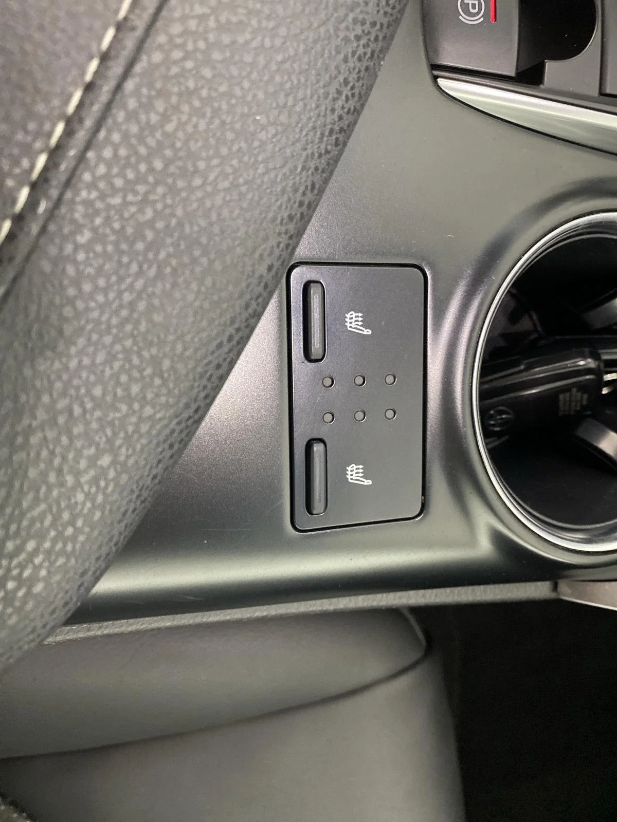 Used 2018 Celestial Silver Metallic Toyota XSE V6 image 27
