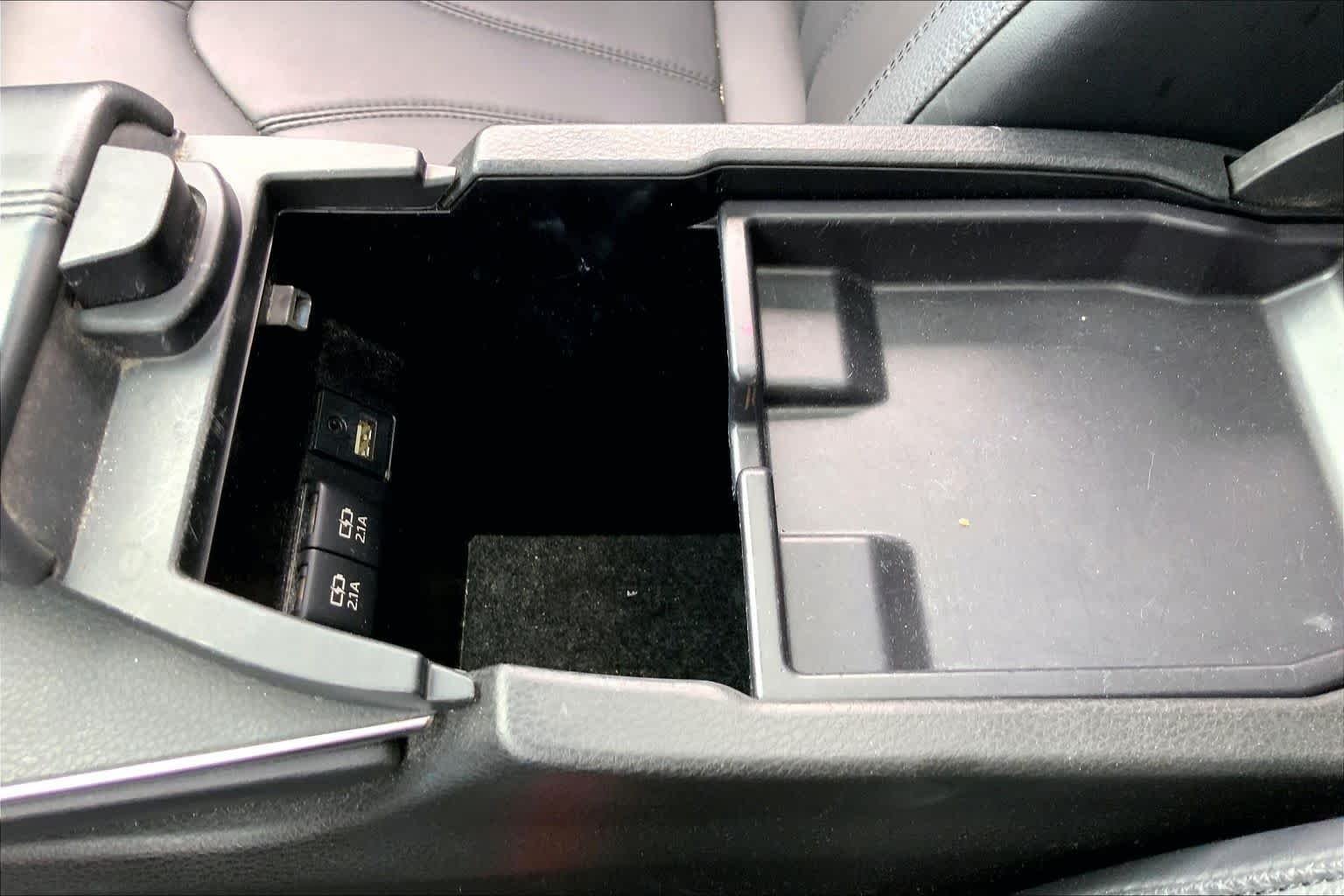 Used 2019 Wind Chill Pearl Toyota XLE image 35