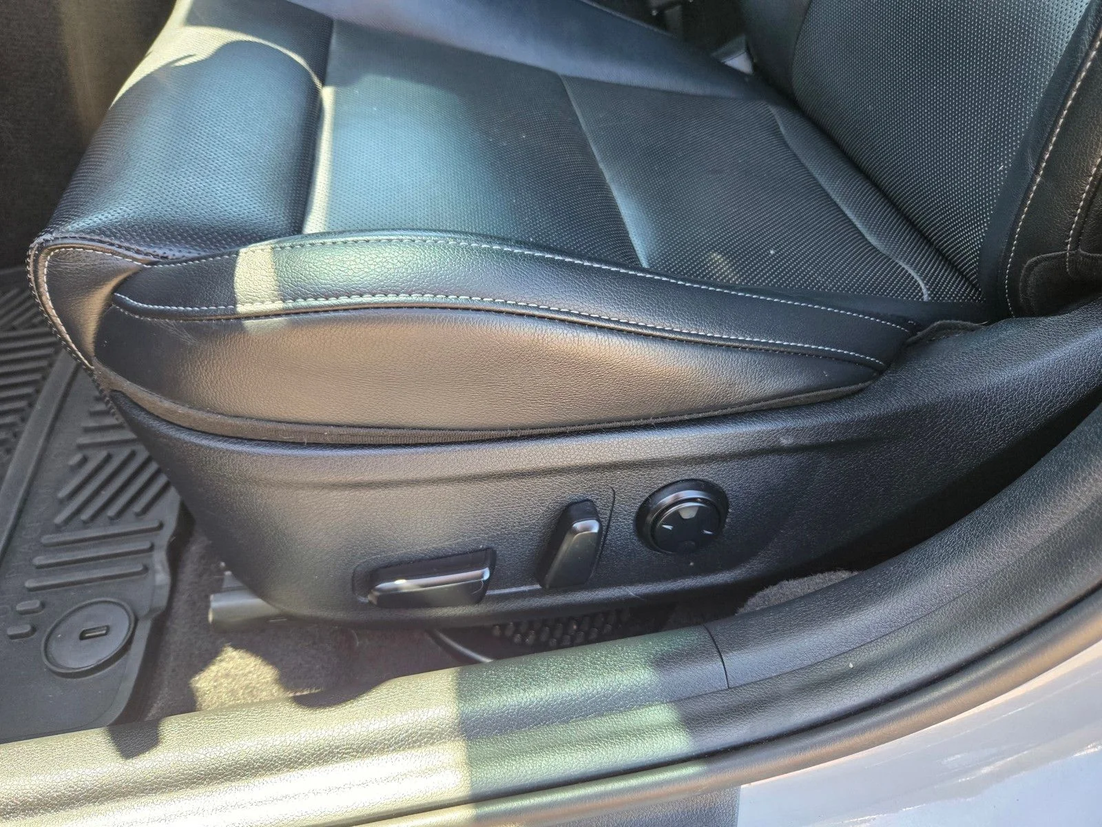 Used 2022 Ceramic Silver Kia GT-Line image 19
