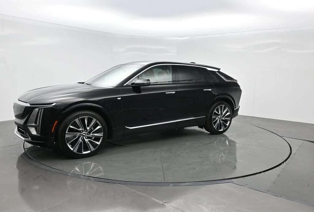 Used 2026 Cadillac LYRIQ Signature Luxury with VIN 1GYKPTRL4TZ300010 for sale in Naperville, IL