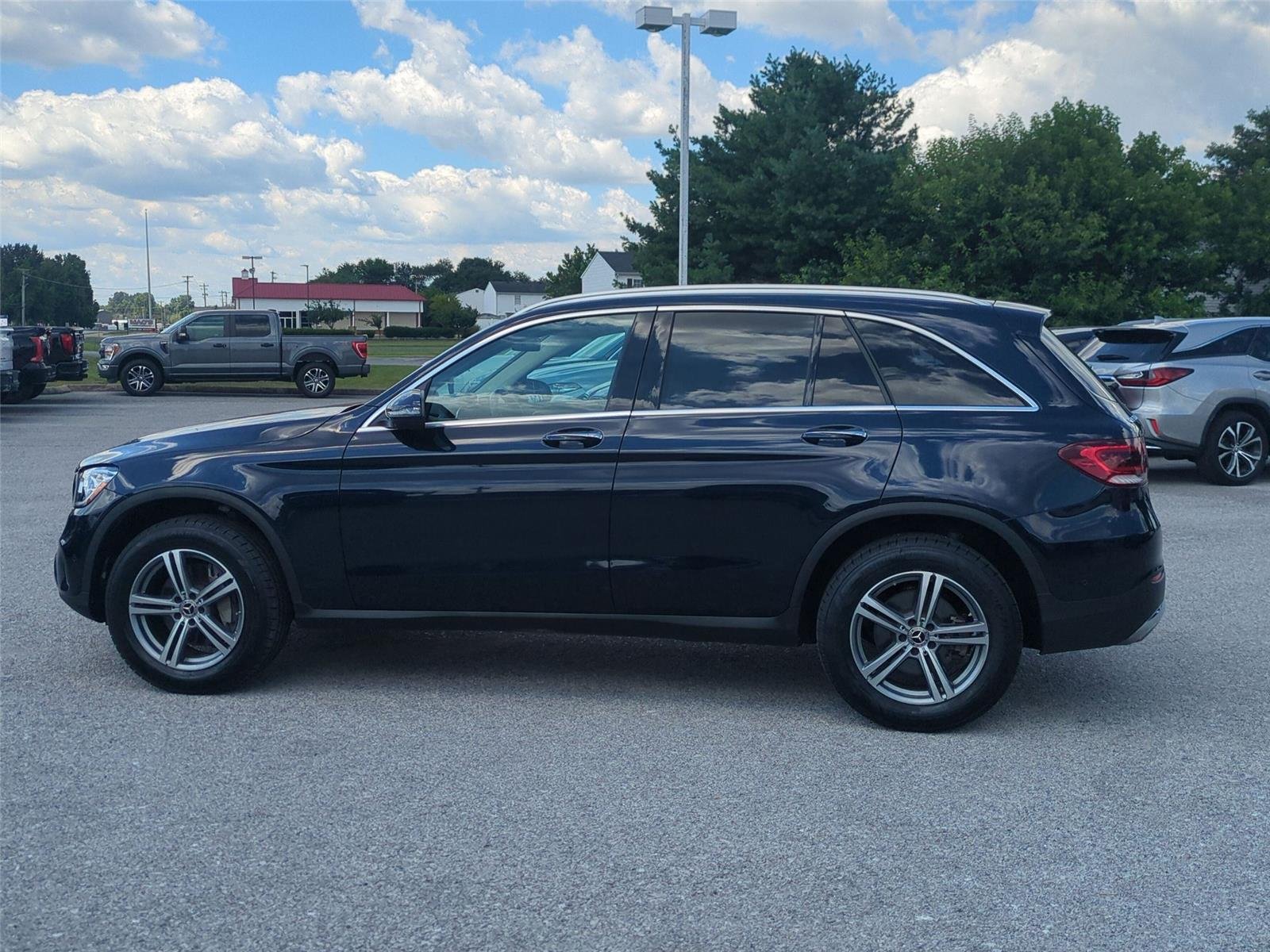 Used 2022 Lunar Blue Metallic Mercedes-Benz GLC 300 image 2