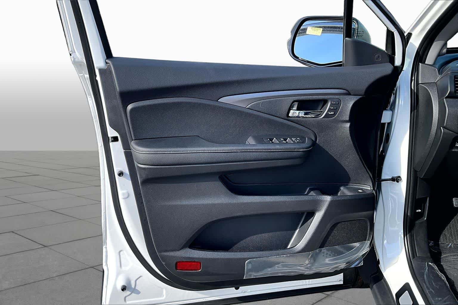 New 2026 Platinum White Pearl Honda RTL image 13