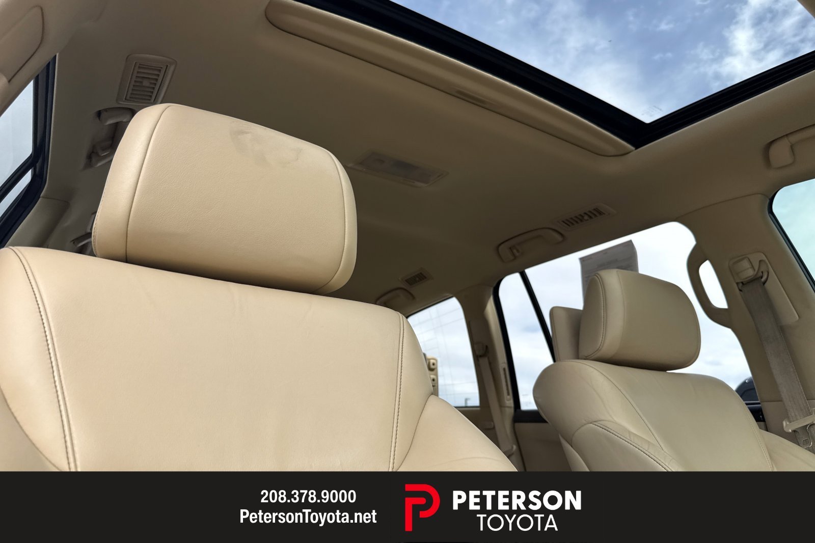 Used 2013  Lexus 570 image 16
