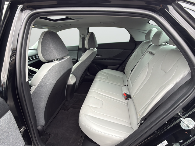 Used 2023 Black Hyundai Limited image 27
