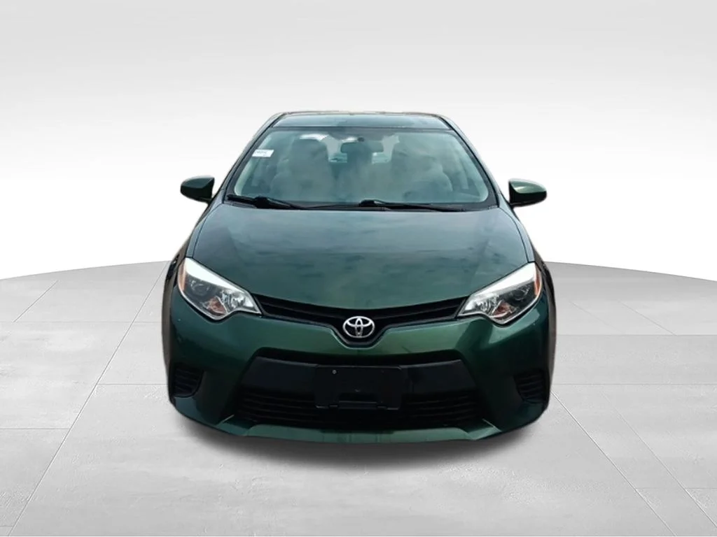 Used 2014 4Evergreen Mica Toyota LE image 10
