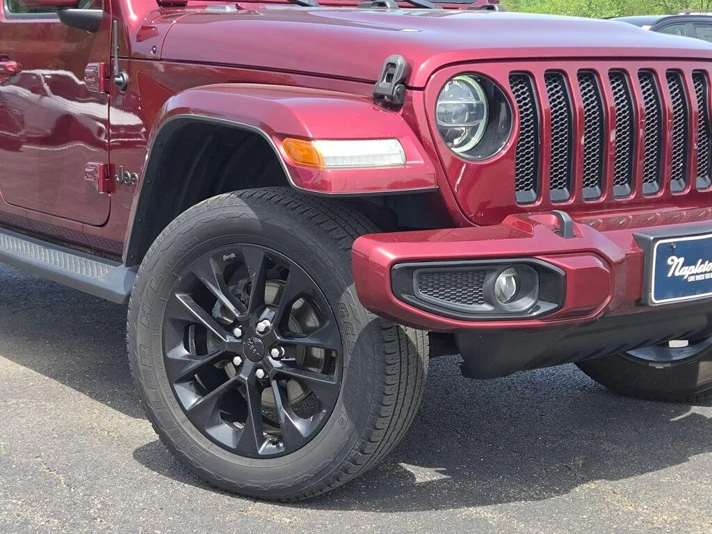 Used 2021  Jeep Unlimited Sahara High Altitude image 3