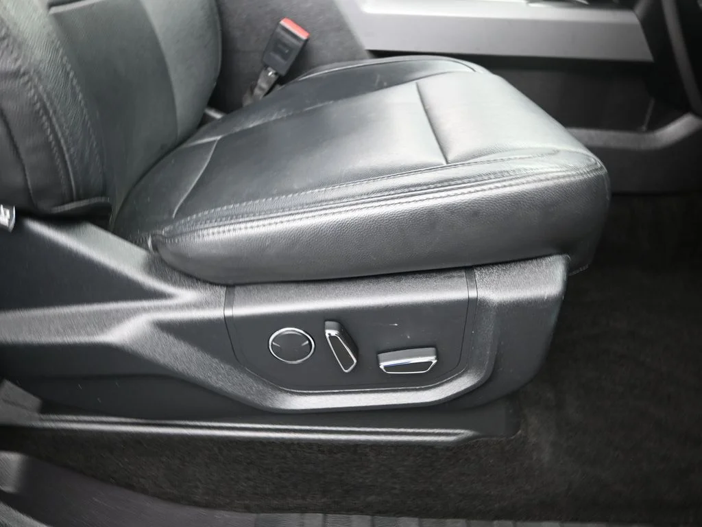 Used 2018 White Ford XLT image 10